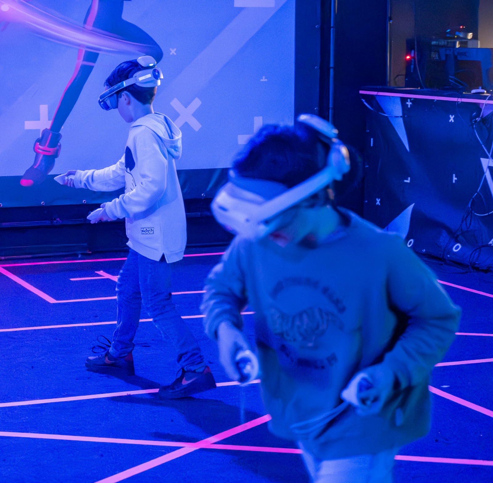 Samen de VR-arena in